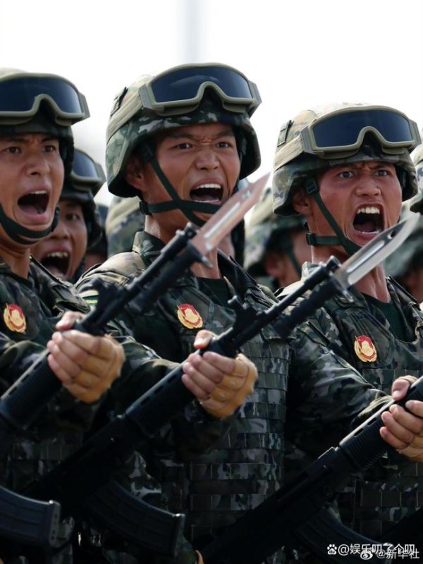 航心配资 超燃阅兵壁纸！新华社又出图啦 致敬最可爱的人